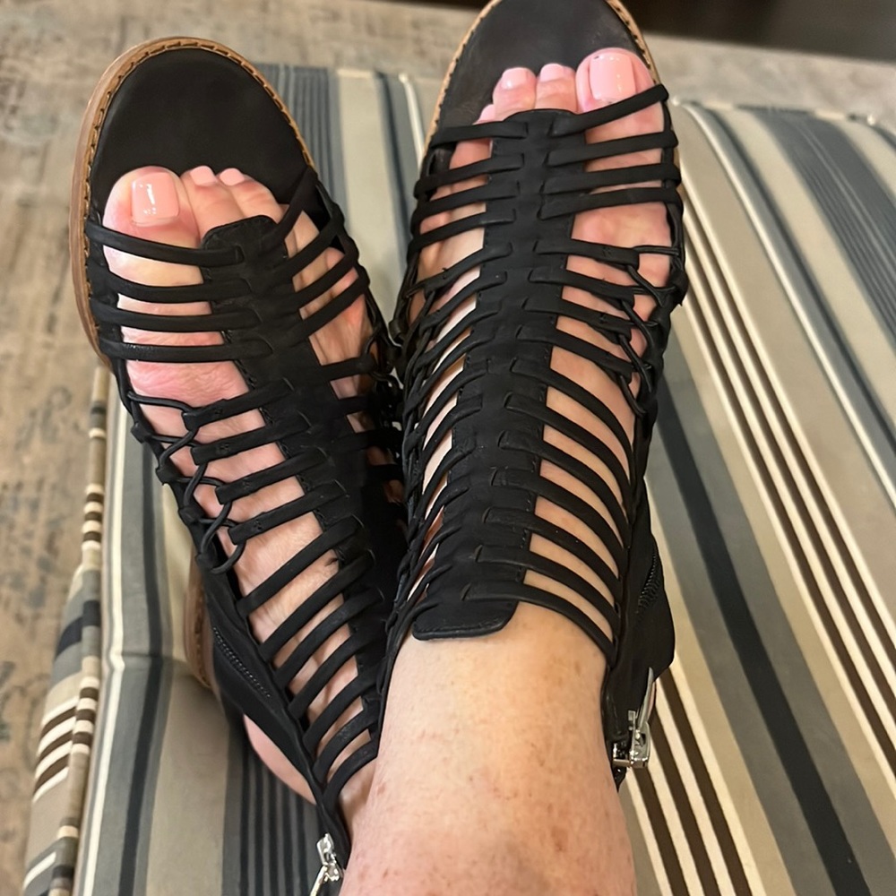 Vince Camuto size 7.5 side zip sandal.